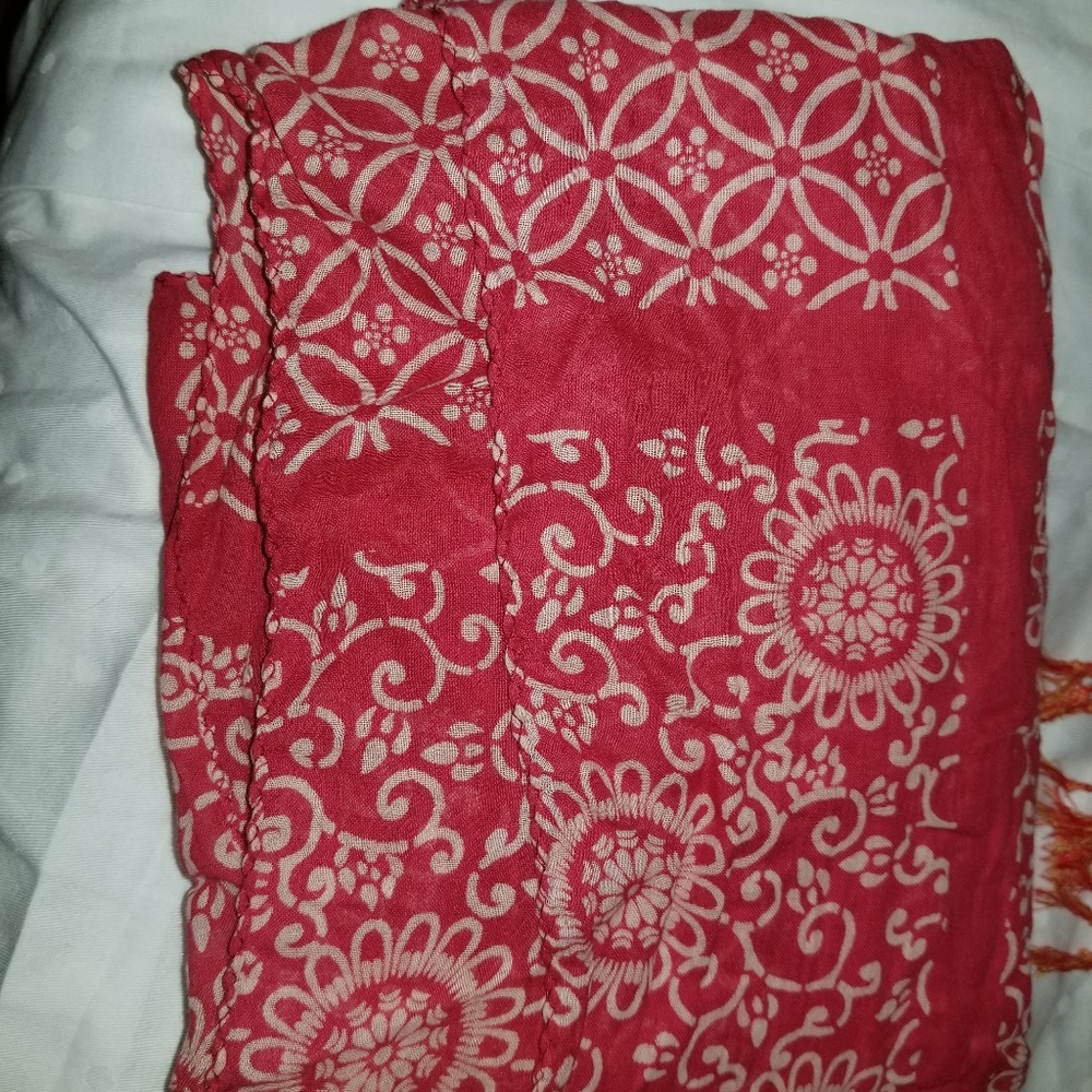 Red and white scarf